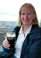 Mary does the Guinness tour in Dublin (21K)